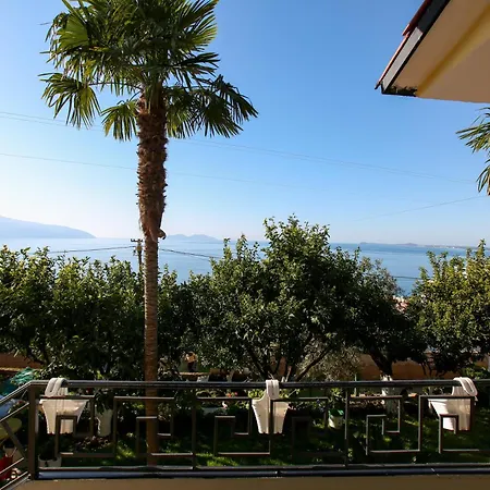 Villa Meminaj With Sea View And Garden