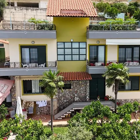 Meminaj With Sea View And Garden Villa