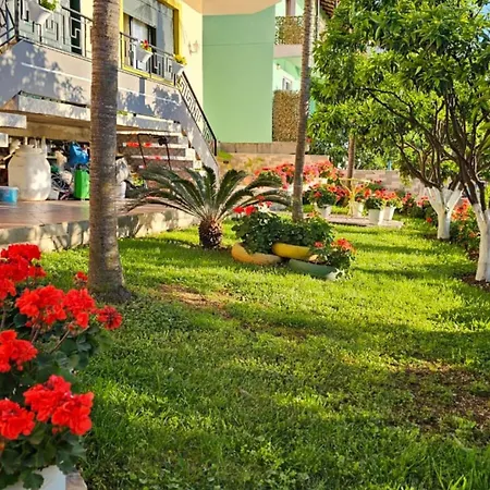 Vila Meminaj With Sea View And Garden