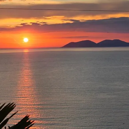 Meminaj With Sea View And Garden Vlorë